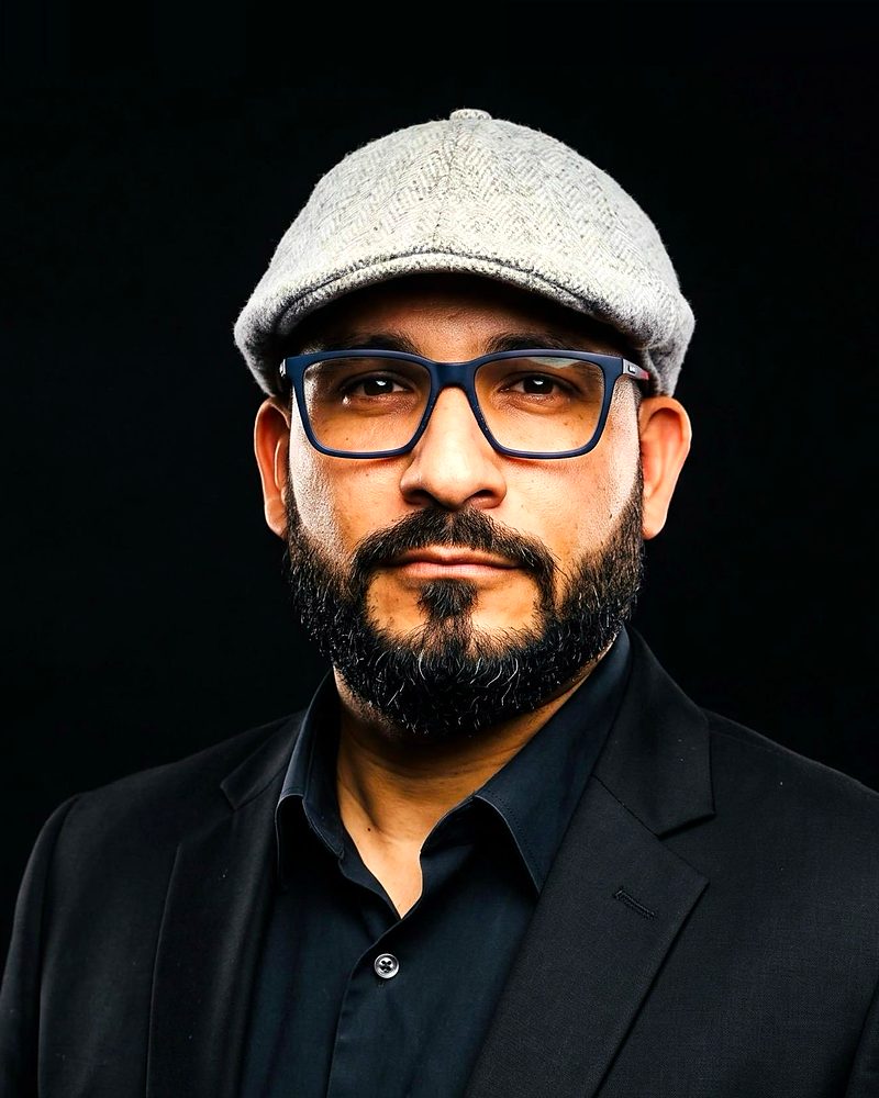 Alexander Salcedo, consultor de crédito personal y comercial de Taxes Positivos